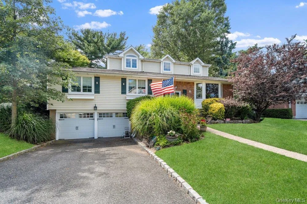 27 Delaware Avenue Jericho, NY 11753