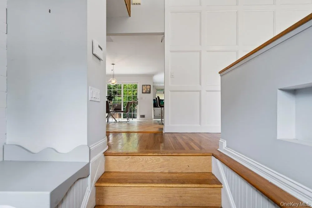 27 Delaware Avenue Jericho, NY 11753