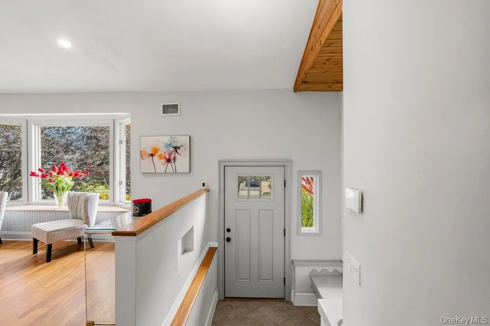 27 Delaware Avenue Jericho, NY 11753