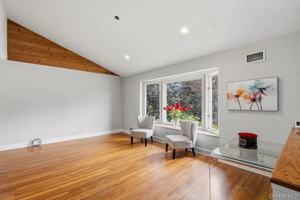 27 Delaware Avenue Jericho, NY 11753