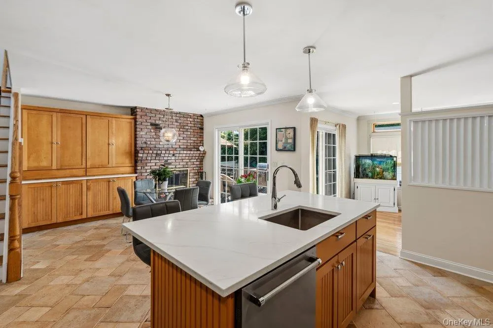 27 Delaware Avenue Jericho, NY 11753