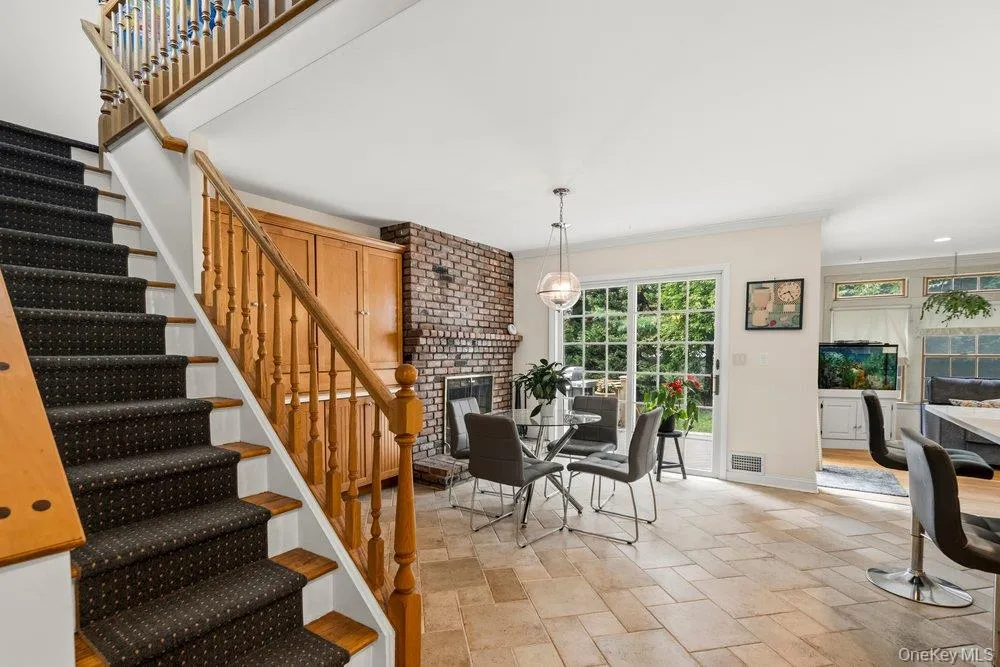 27 Delaware Avenue Jericho, NY 11753