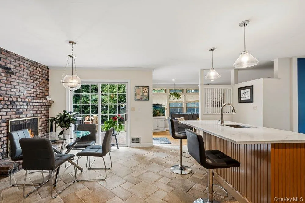 27 Delaware Avenue Jericho, NY 11753