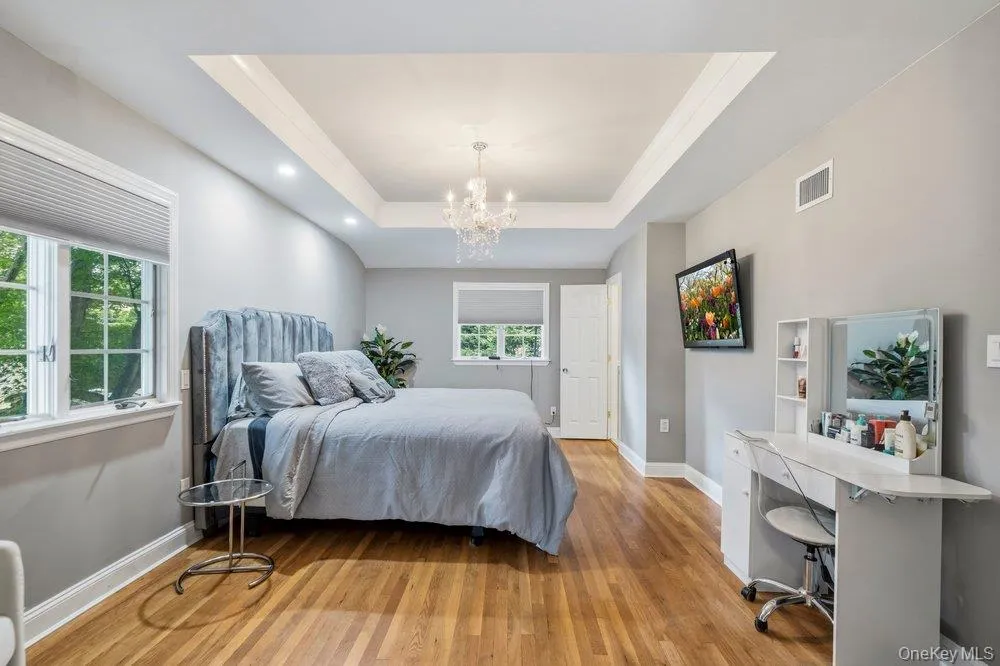 27 Delaware Avenue Jericho, NY 11753