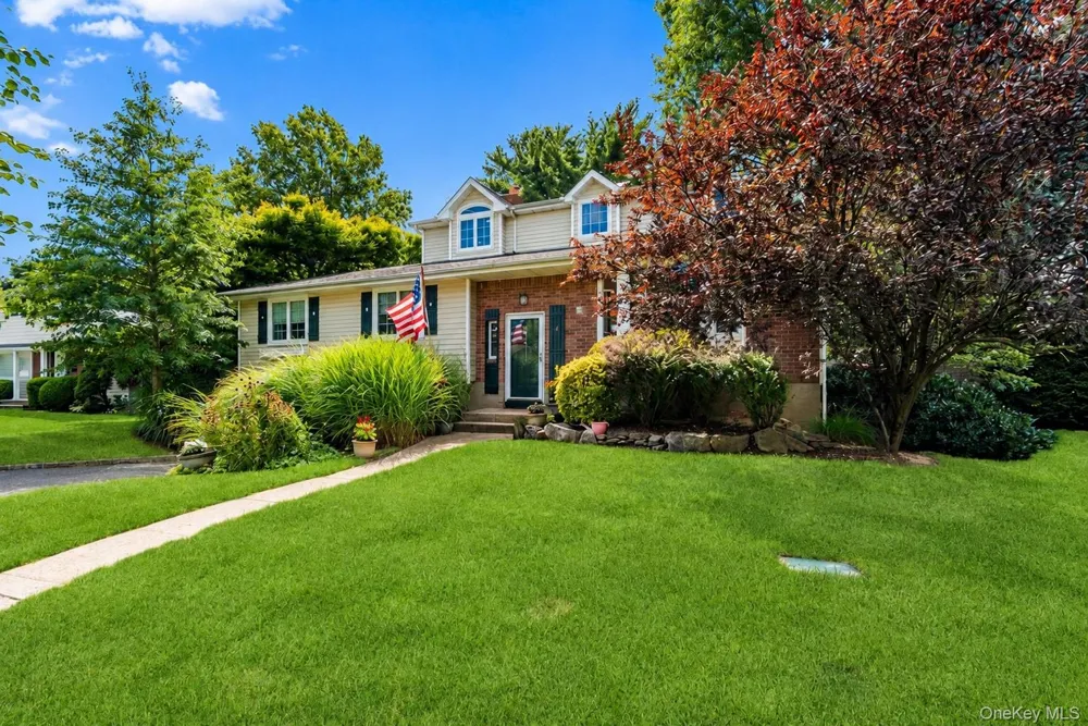 27 Delaware Avenue Jericho, NY 11753