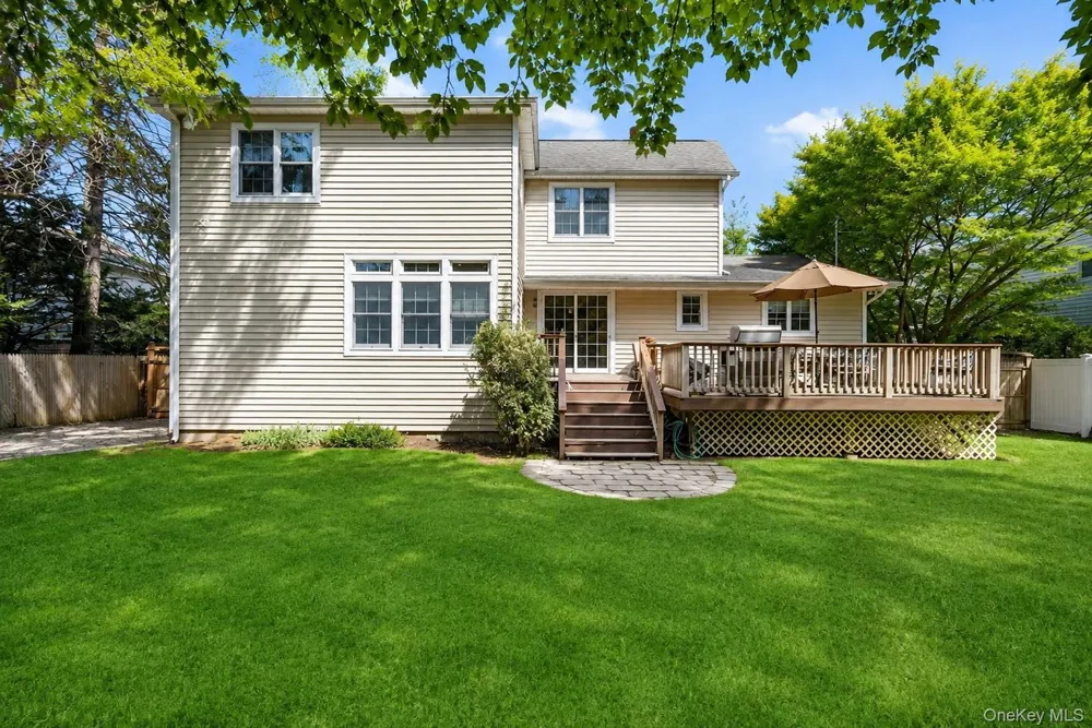 27 Delaware Avenue Jericho, NY 11753