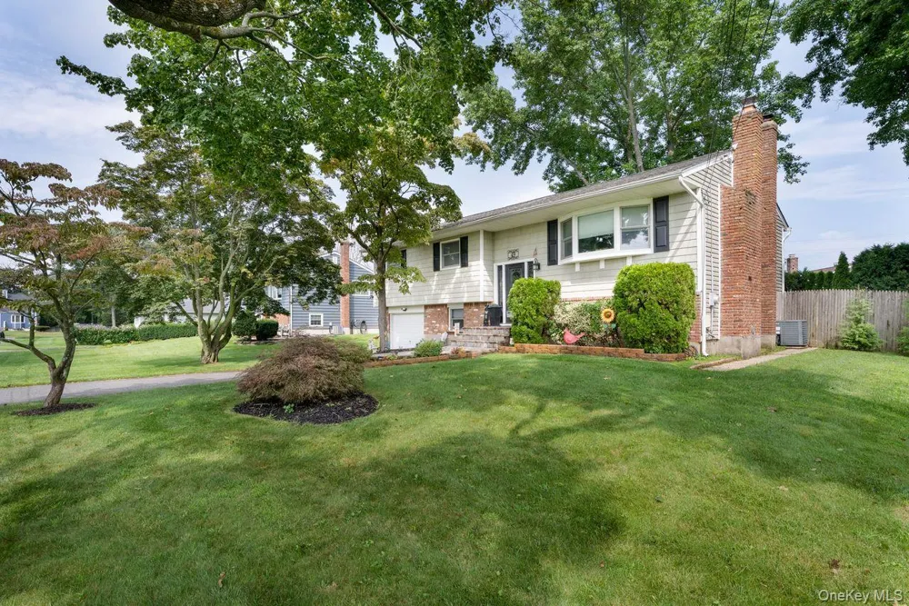 49 McKinley Street Saint James, NY 11780