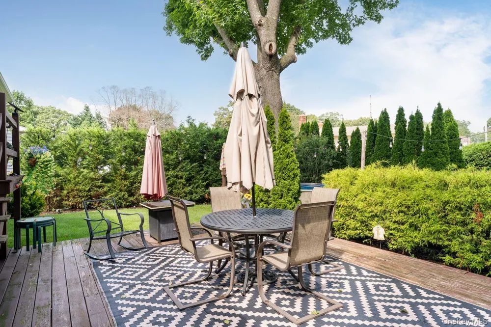 49 McKinley Street Saint James, NY 11780