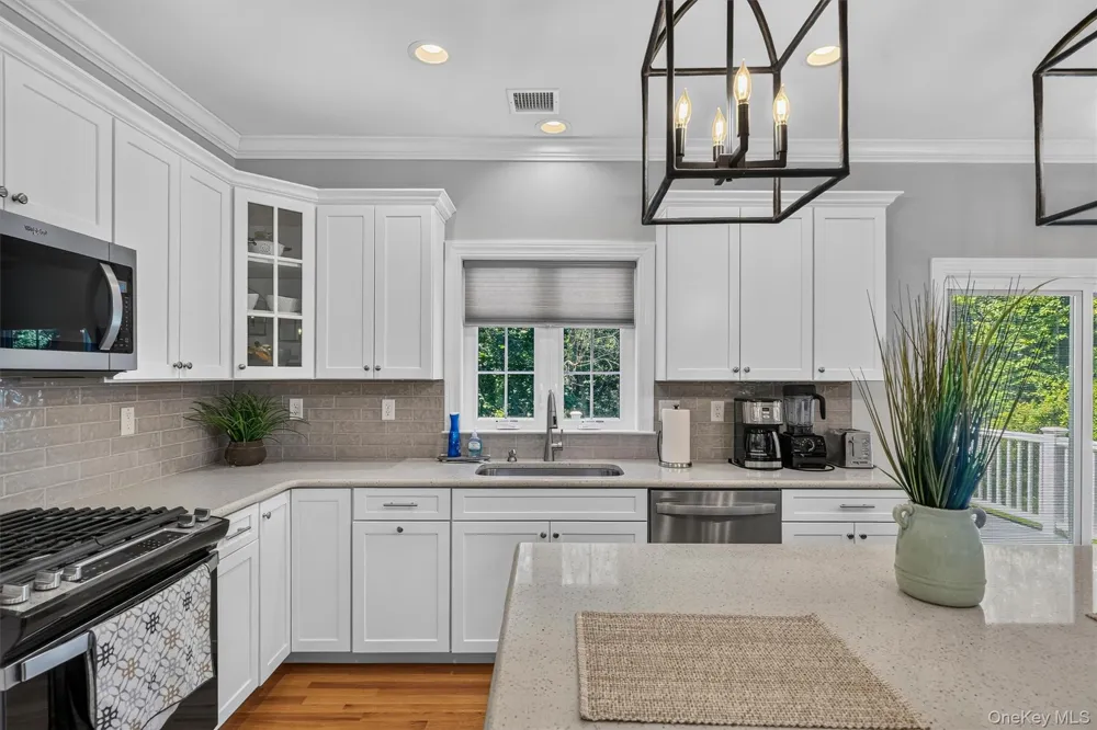 15 Alpine Lane Washingtonville, NY 10992
