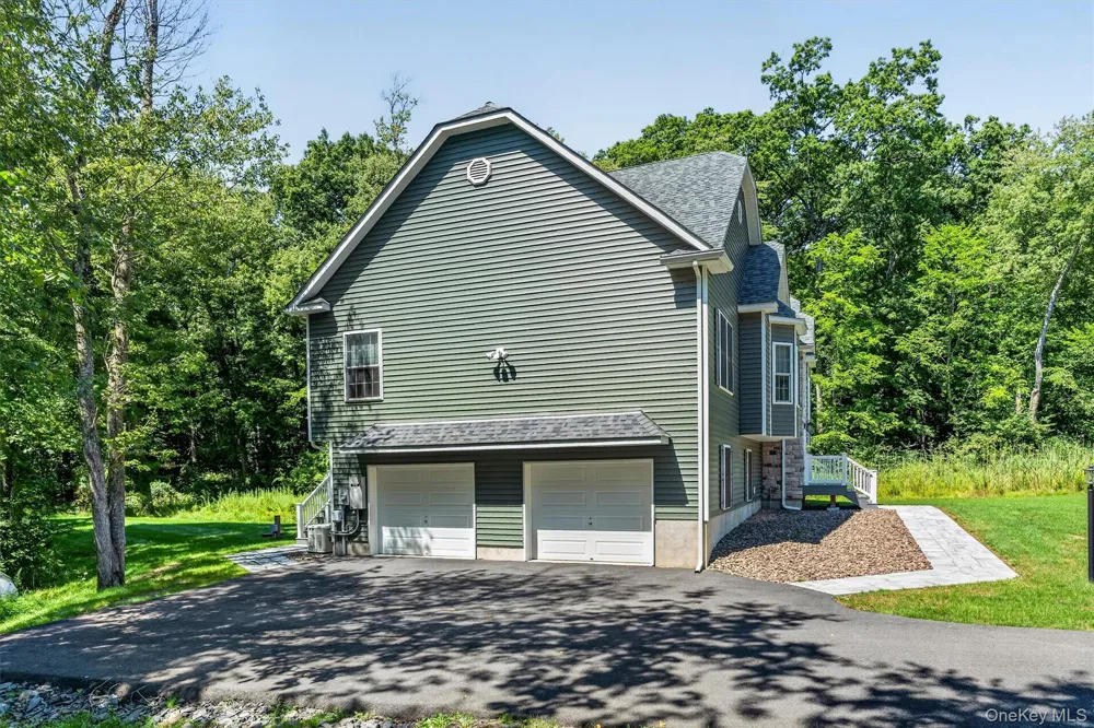 15 Alpine Lane Washingtonville, NY 10992