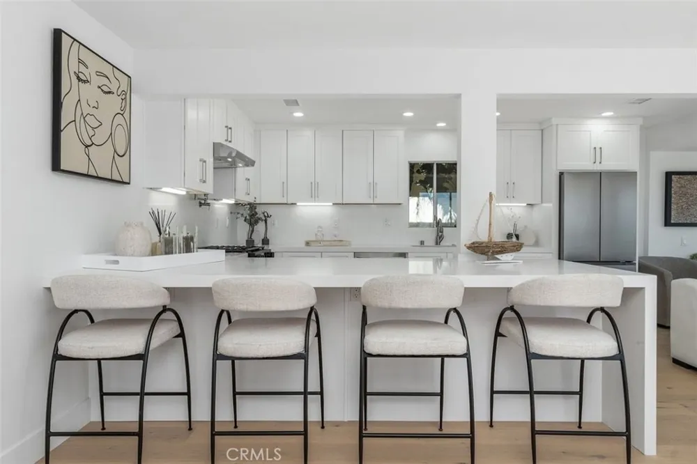 233 Santa Ana Newport Beach, CA 92663