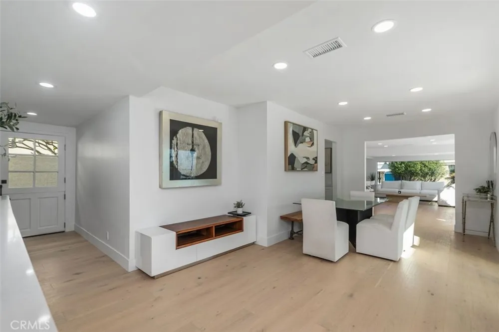 233 Santa Ana Newport Beach, CA 92663