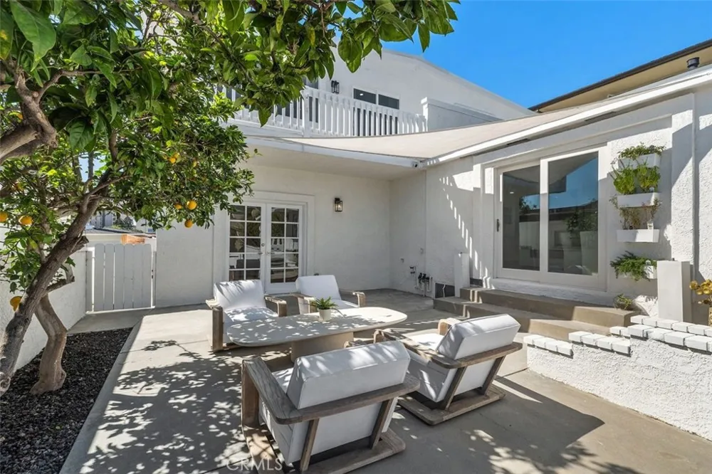 233 Santa Ana Newport Beach, CA 92663