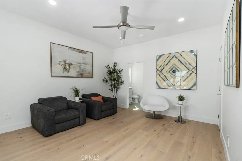 233 Santa Ana Newport Beach, CA 92663