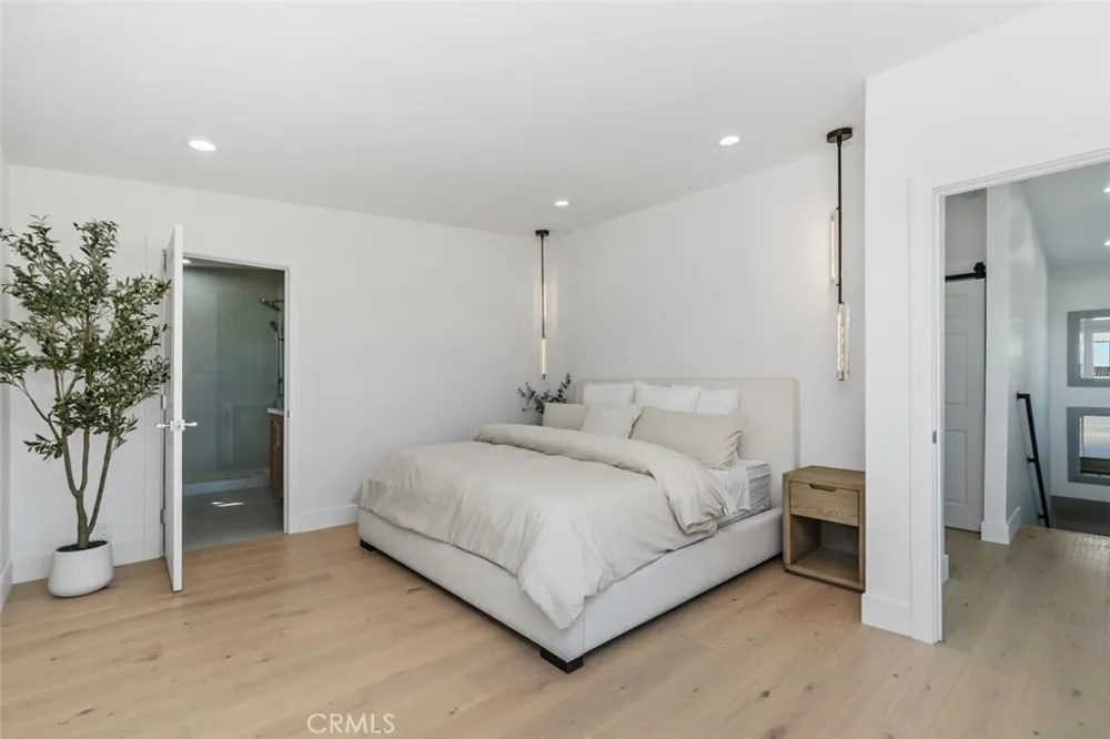 233 Santa Ana Newport Beach, CA 92663