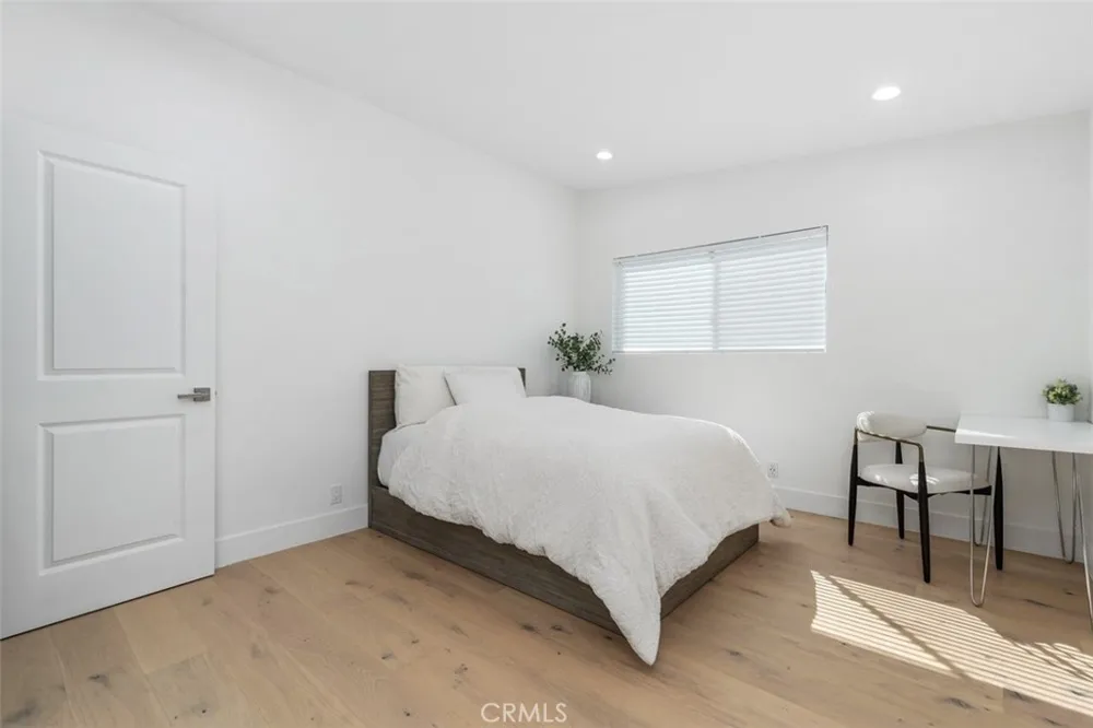233 Santa Ana Newport Beach, CA 92663