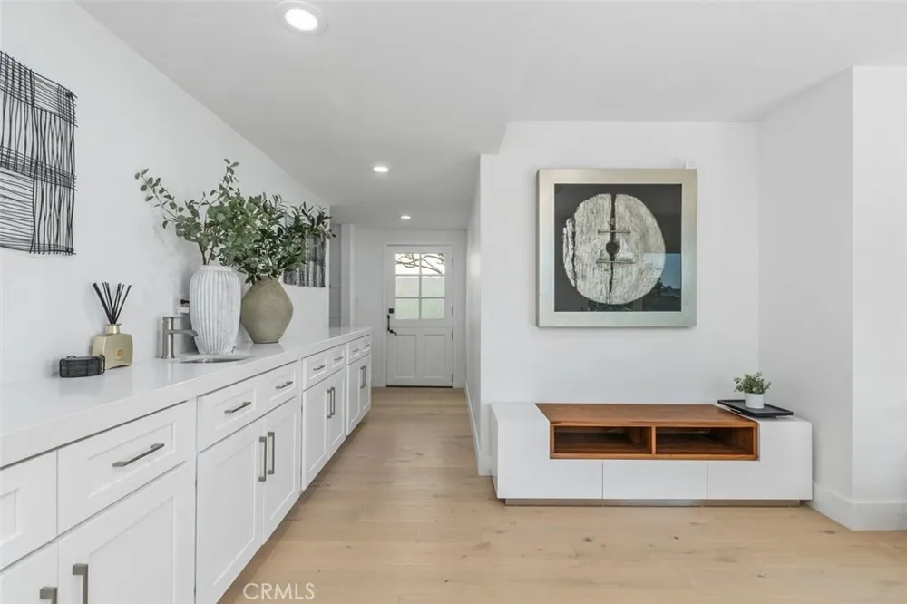 233 Santa Ana Newport Beach, CA 92663