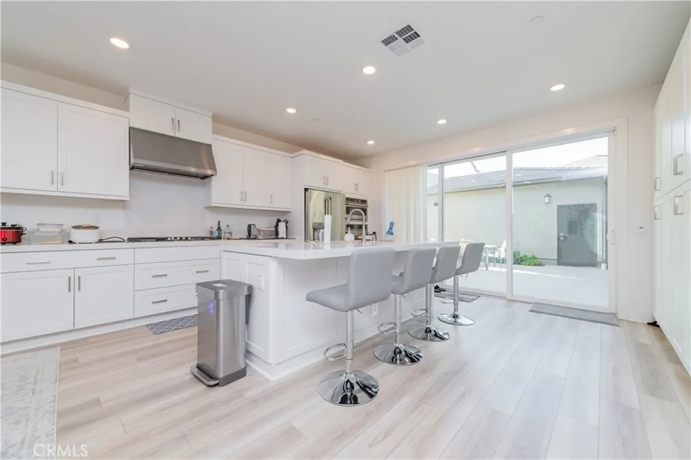168 Sash Irvine, CA 92618