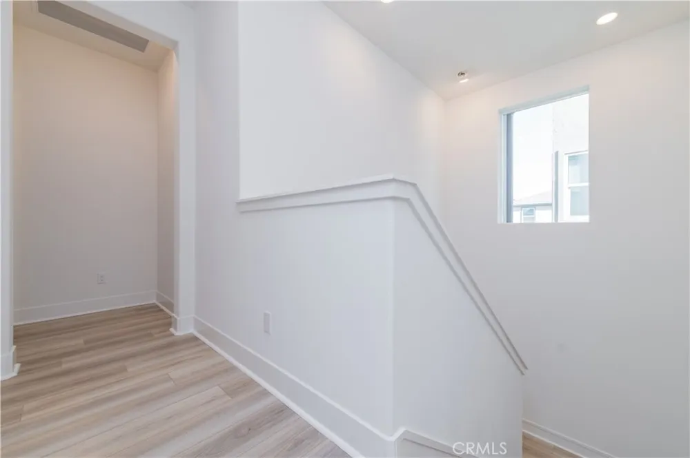 168 Sash Irvine, CA 92618
