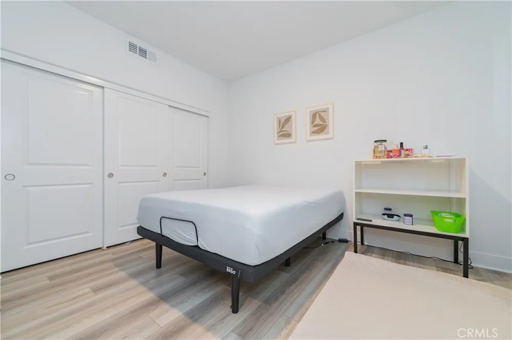 168 Sash Irvine, CA 92618