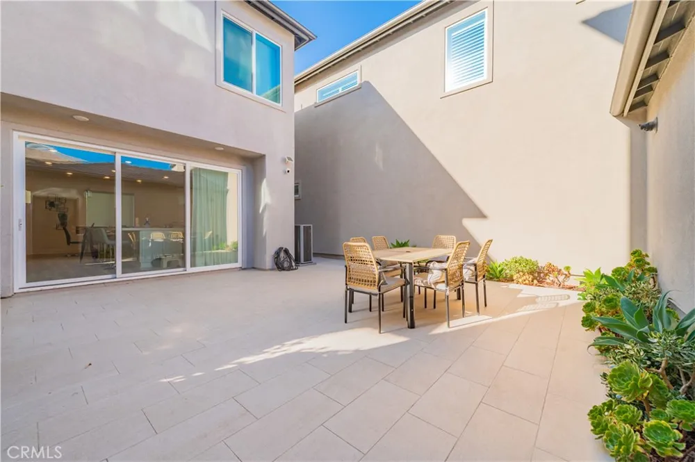 168 Sash Irvine, CA 92618