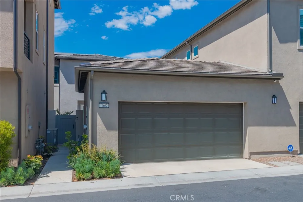 168 Sash Irvine, CA 92618