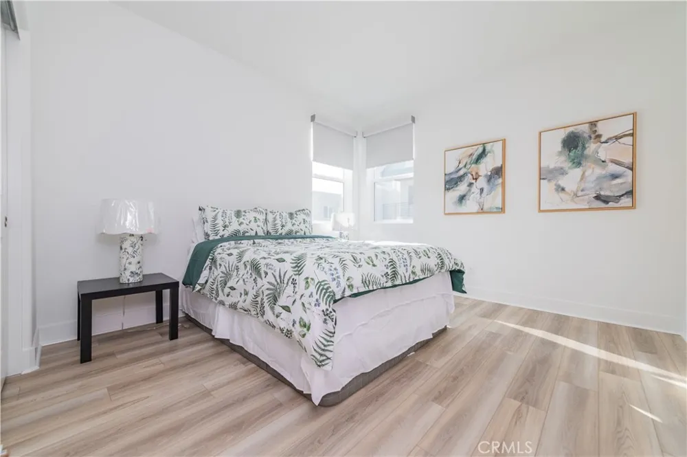 168 Sash Irvine, CA 92618