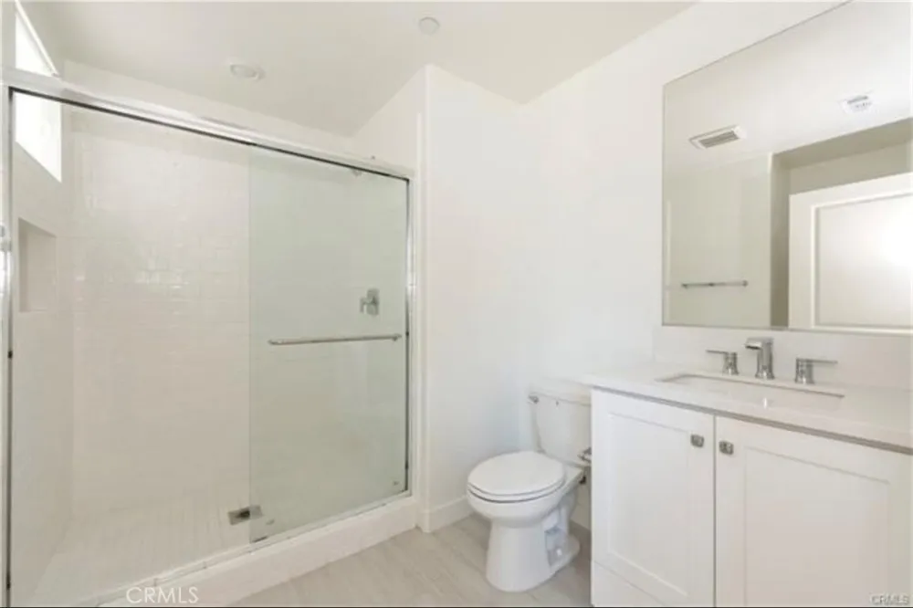 273 LYNX Irvine, CA 92618