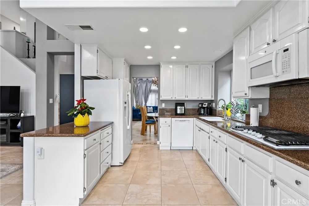 27 Rosy Finch Ln Aliso Viejo, CA 92656