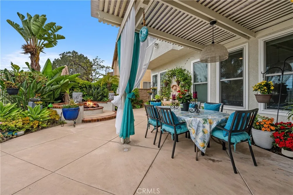 27 Rosy Finch Ln Aliso Viejo, CA 92656