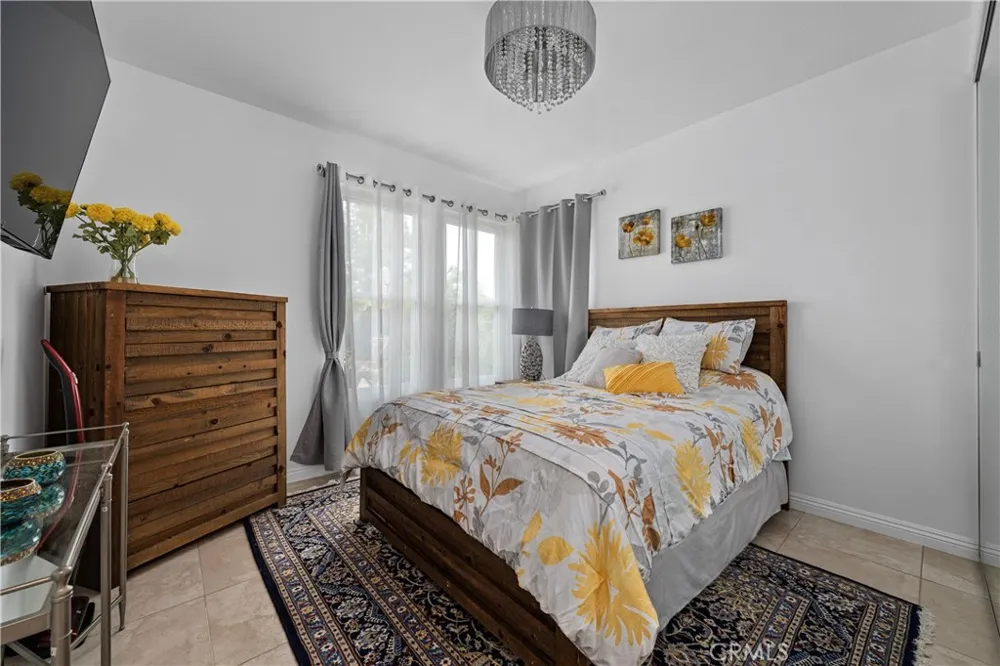 27 Rosy Finch Ln Aliso Viejo, CA 92656