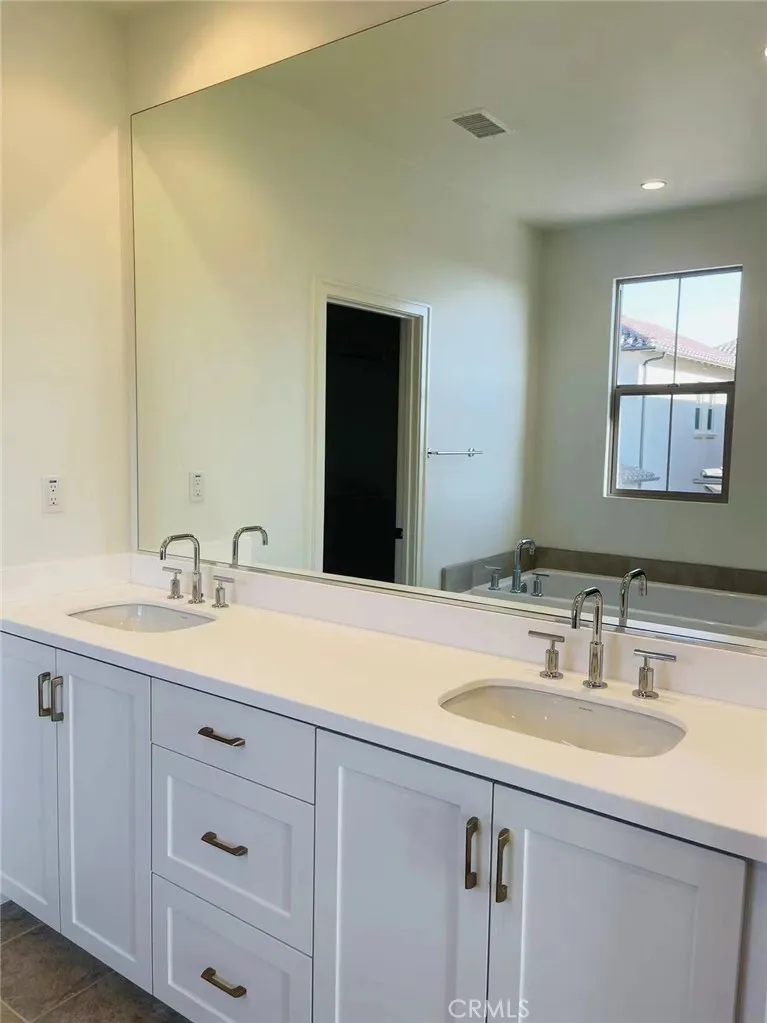 111 Spotted Quail Irvine, CA 92618
