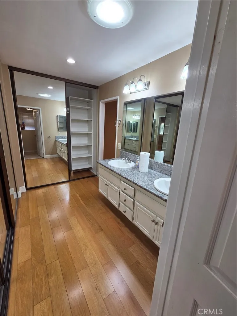 7 Singingwood Irvine, CA 92614