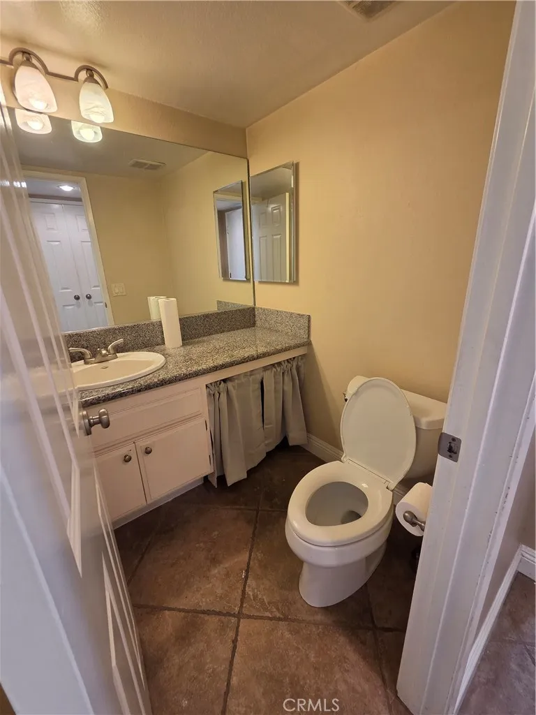 7 Singingwood Irvine, CA 92614