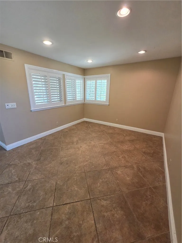 7 Singingwood Irvine, CA 92614