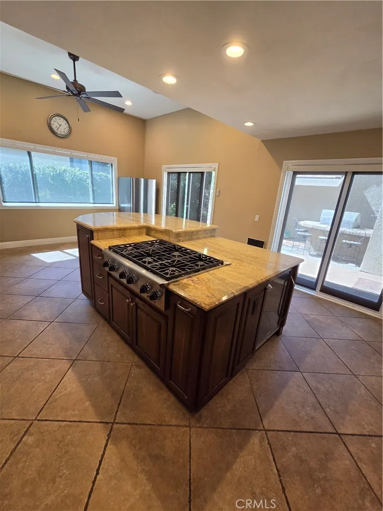 7 Singingwood Irvine, CA 92614