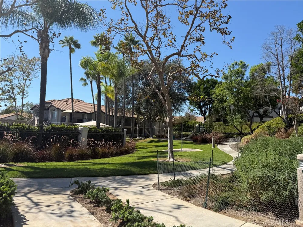 16 Carmesi Rancho Santa Margarita, CA 92688
