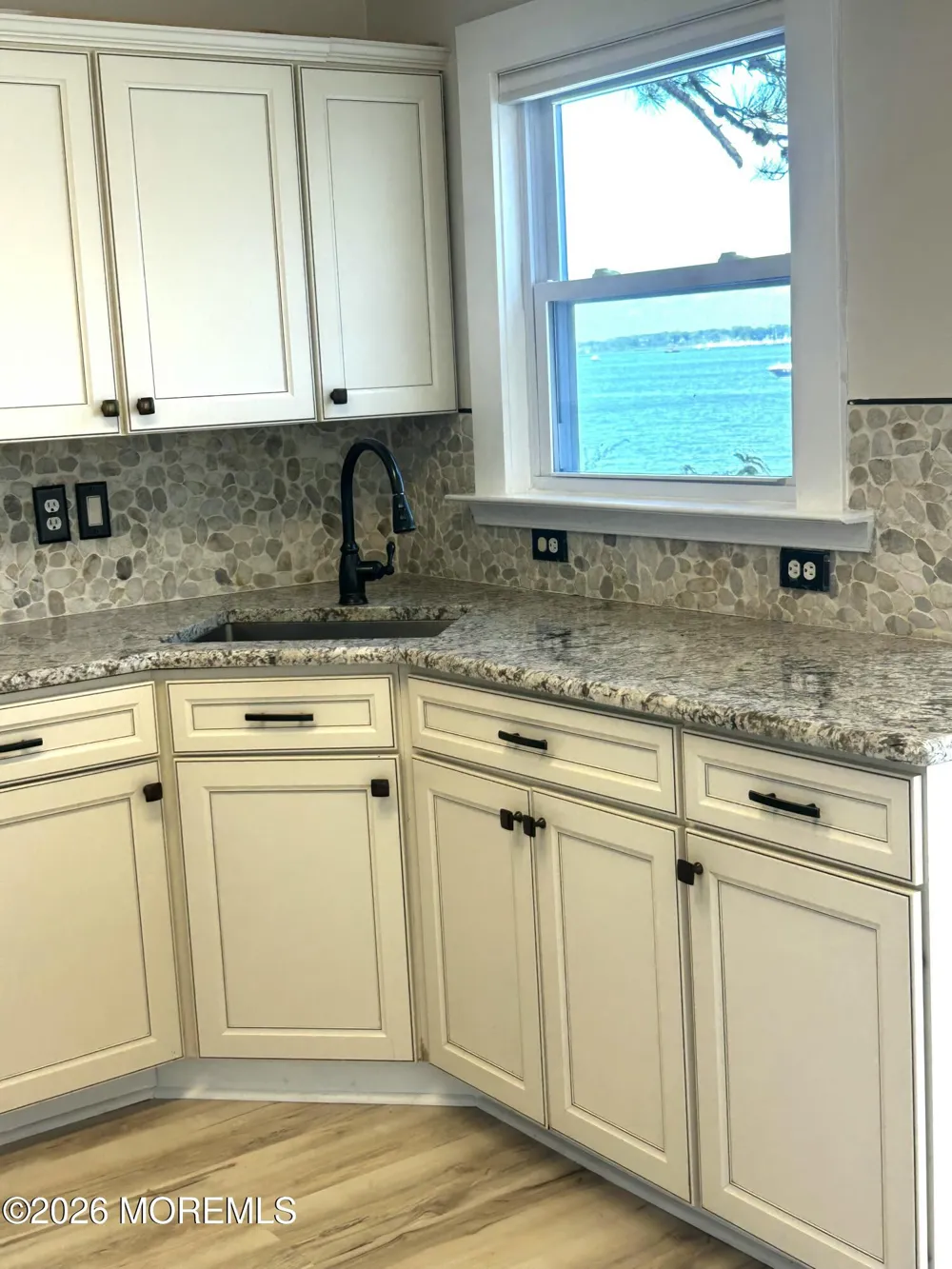 12 w. Riverside drive) Brick, NJ 08723