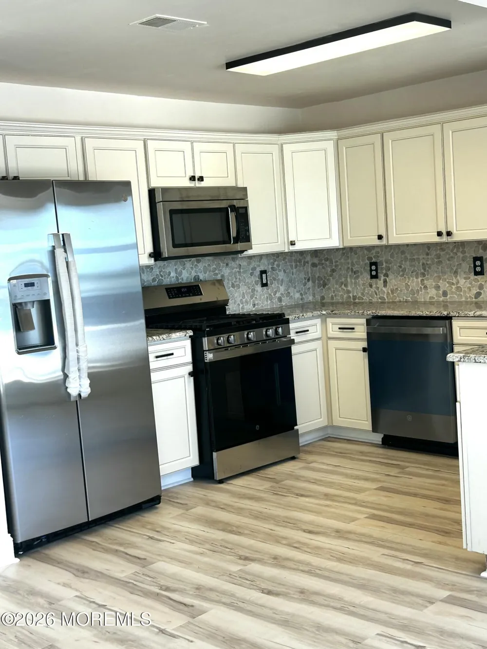 12 w. Riverside drive) Brick, NJ 08723