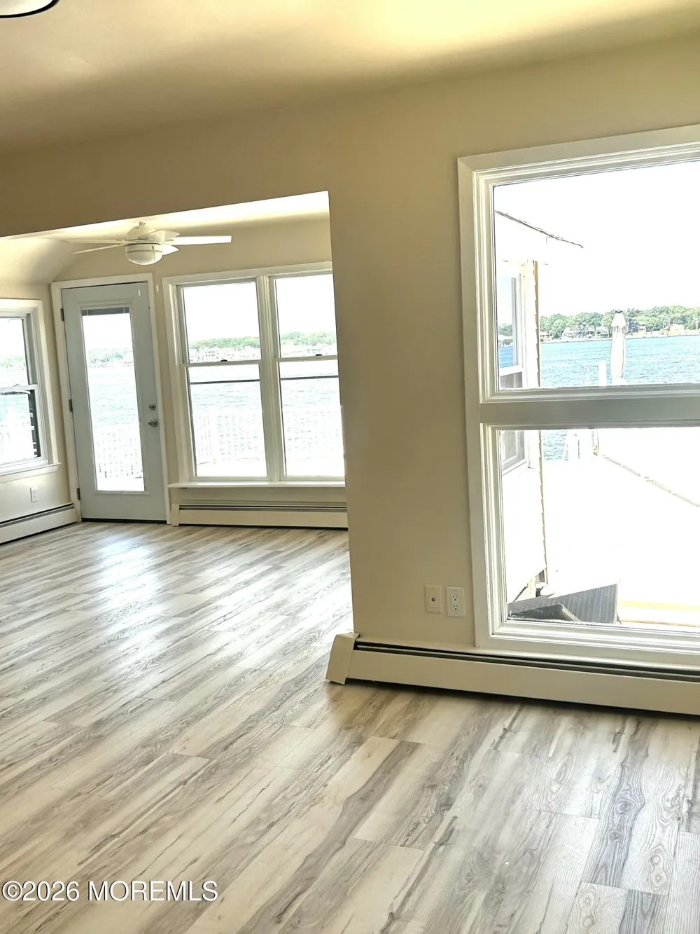 12 w. Riverside drive) Brick, NJ 08723
