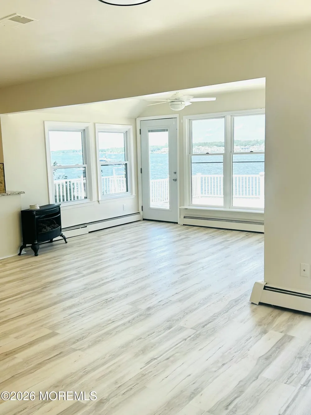 12 w. Riverside drive) Brick, NJ 08723