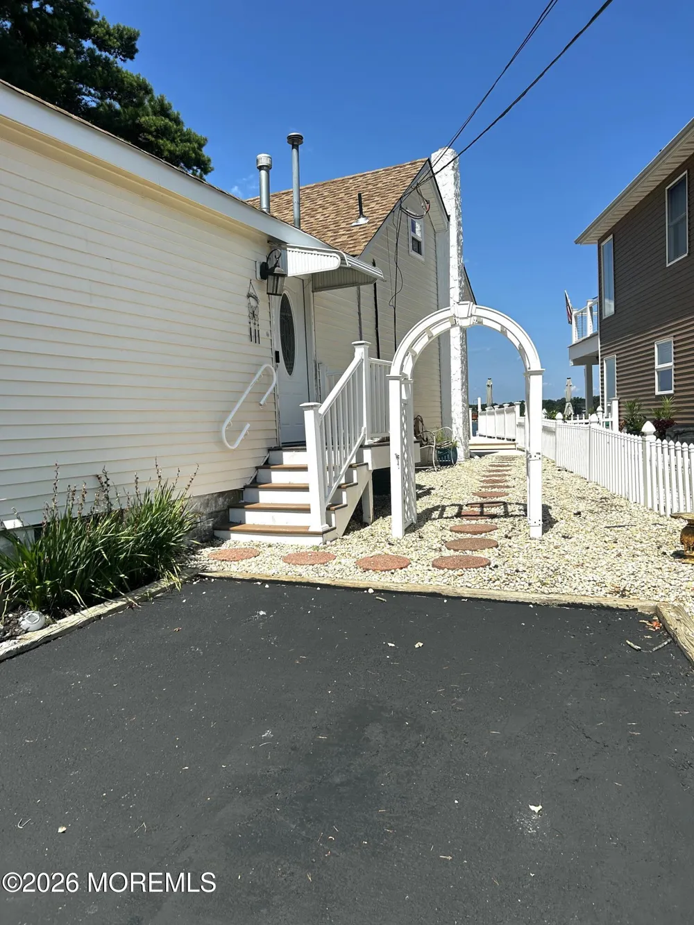 12 w. Riverside drive) Brick, NJ 08723