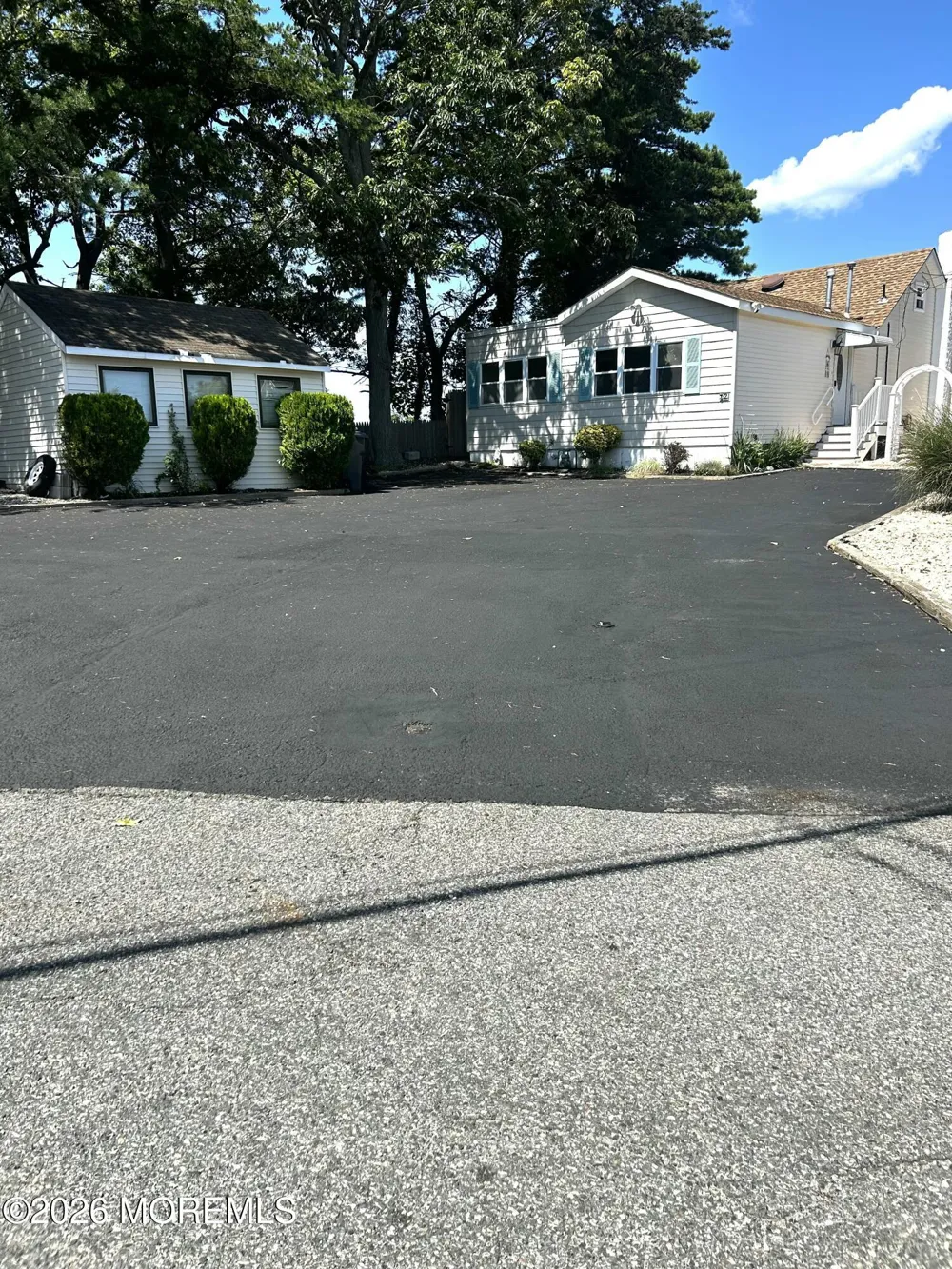 12 w. Riverside drive) Brick, NJ 08723
