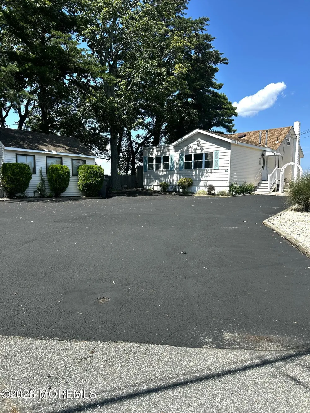 12 w. Riverside drive) Brick, NJ 08723