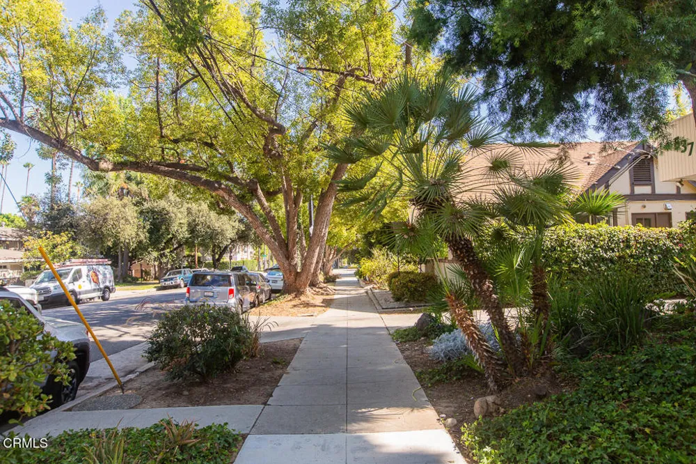 537 S Euclid Avenue #2 Pasadena, CA 91101