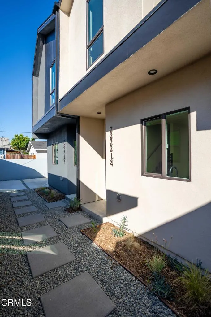 2222 Dorris Place Los Angeles, CA 90031