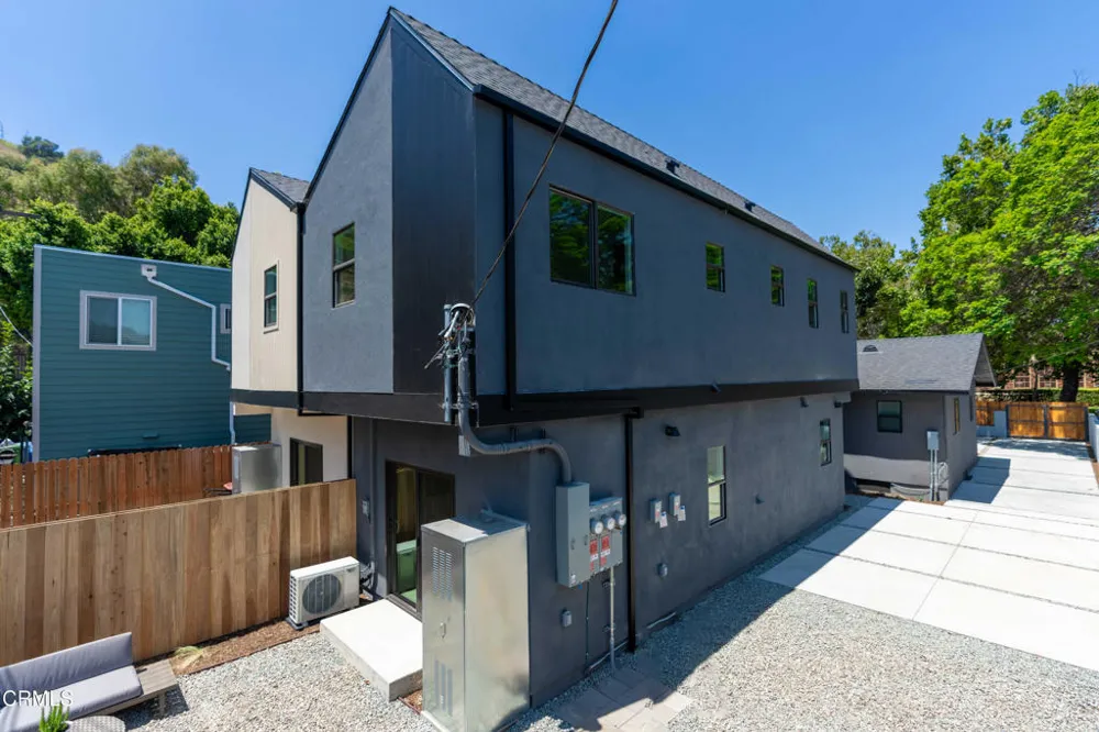 2222 Dorris Place Los Angeles, CA 90031