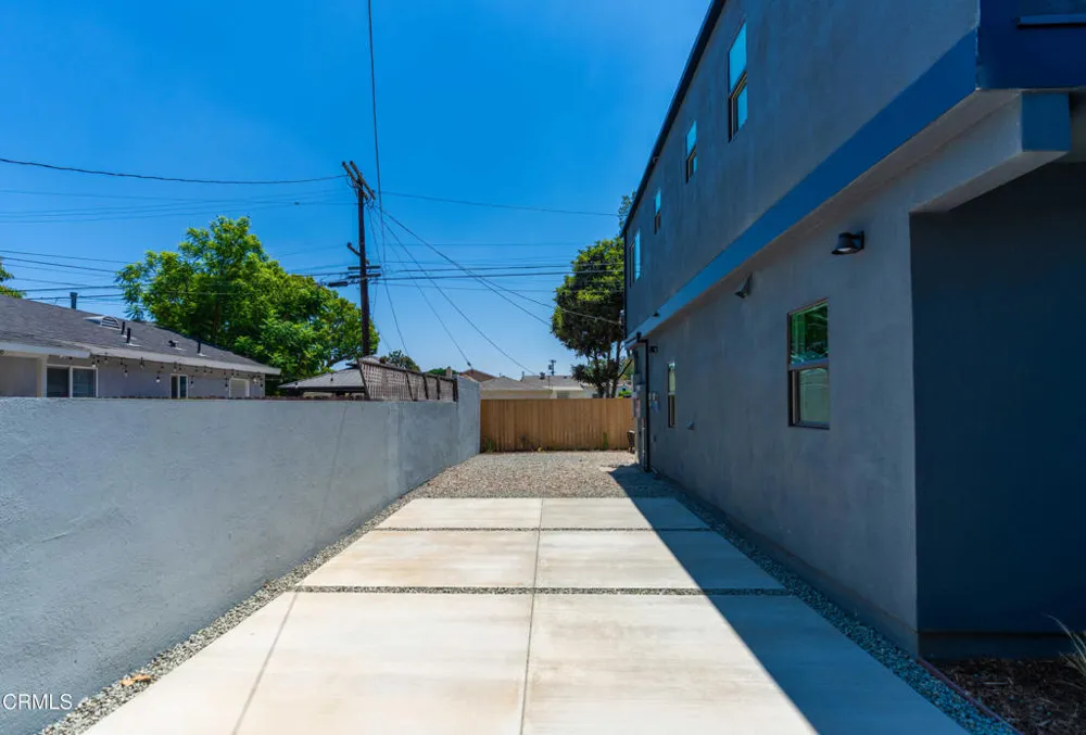 2222 Dorris Place Los Angeles, CA 90031
