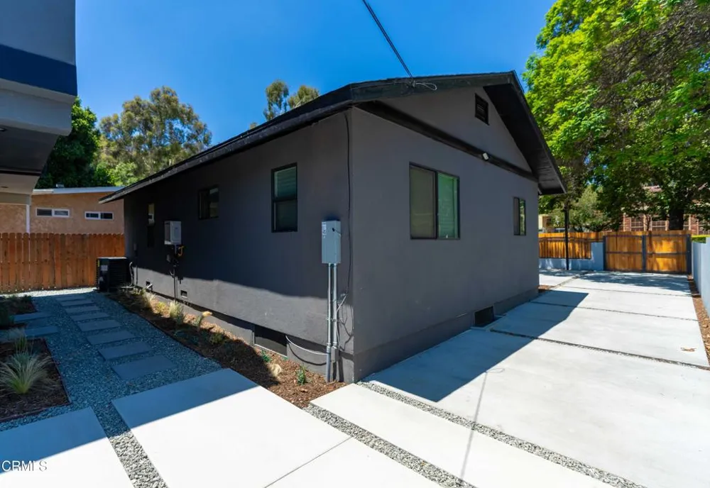 2222 Dorris Place Los Angeles, CA 90031