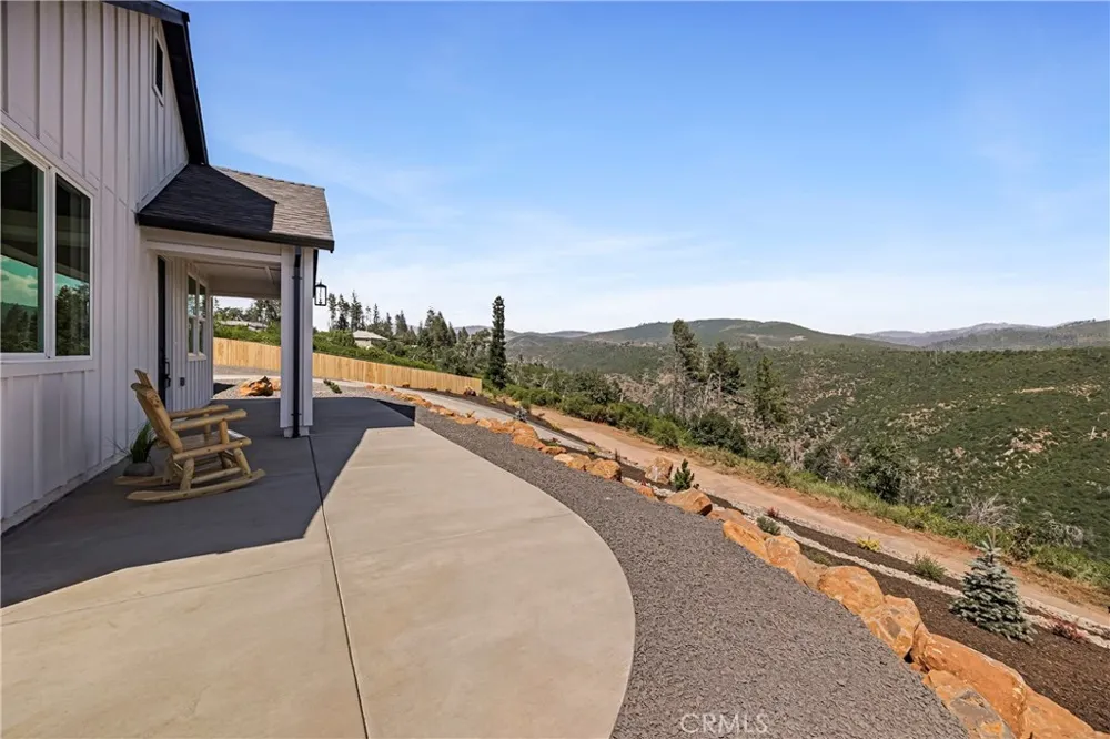 5693 Feather River Place Paradise, CA 95969